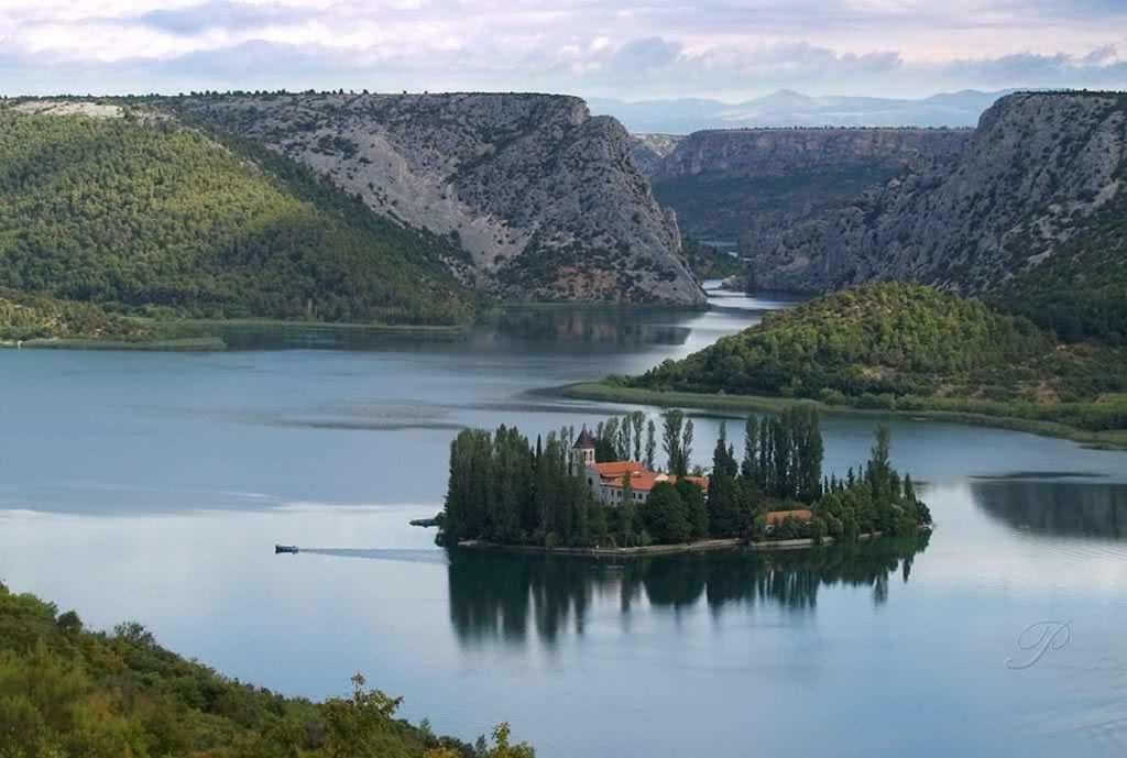 Amadrian Apartments Szybenik Zewnętrze zdjęcie